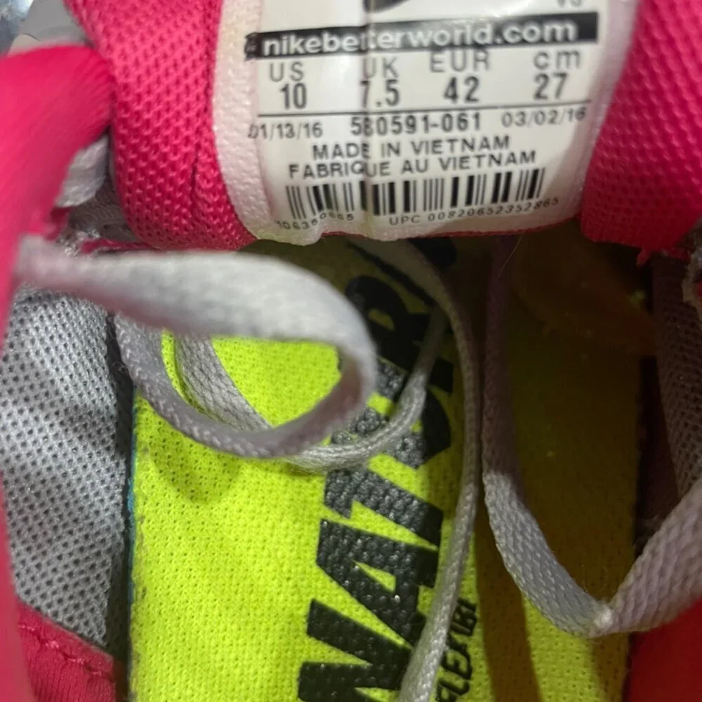 NIKE FREE‎ RUN 5.0 WOLF GREY AND HOT PINK SNEAKERS SZ 10 SPORTY RUNNING GYM YOGA